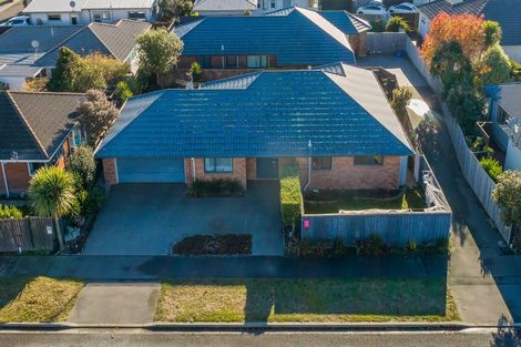 Photo of property in 2 Kirsten Place, Parklands, Christchurch, 8083