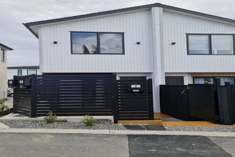 Photo of property in 2/532 Glenfield Road, Glenfield, Auckland, 0629