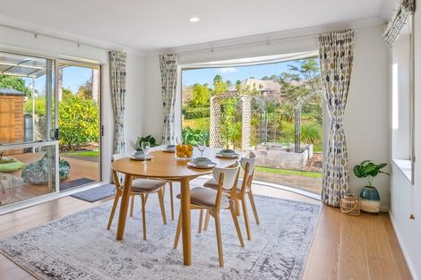 Photo of property in 16 Semillon Avenue, Henderson, Auckland, 0612