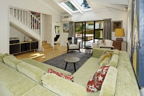 Photo of property in 111 Daffodil Street, Titirangi, Auckland, 0604