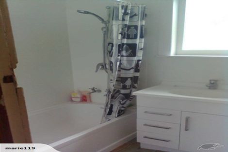 Photo of property in 1/12 Hinekohu Street, New Lynn, Auckland, 0600