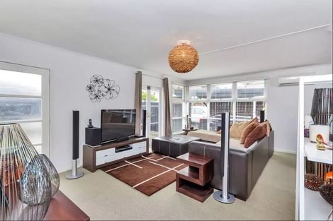 Photo of property in 20 Crosby Road, West Harbour, Auckland, 0618