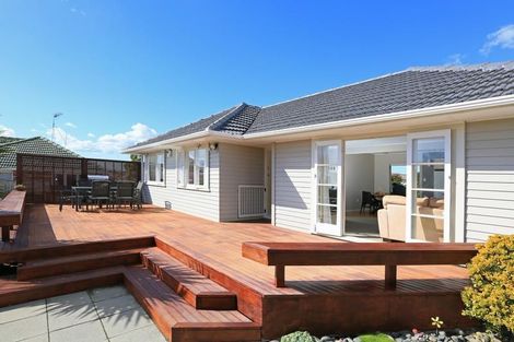 Photo of property in 3 Brookfield Road, Te Atatu Peninsula, Auckland, 0610