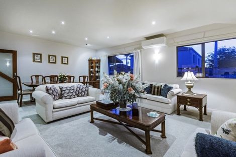 Photo of property in 13 Oakway Drive, Schnapper Rock, Auckland, 0632