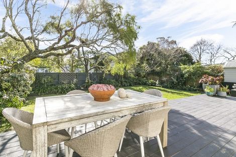 Photo of property in 130 Karori Road, Karori, Wellington, 6012