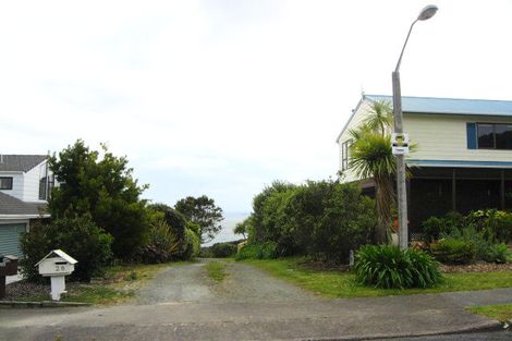 Photo of property in 30 Pacific Parade, Army Bay, Whangaparaoa, 0930