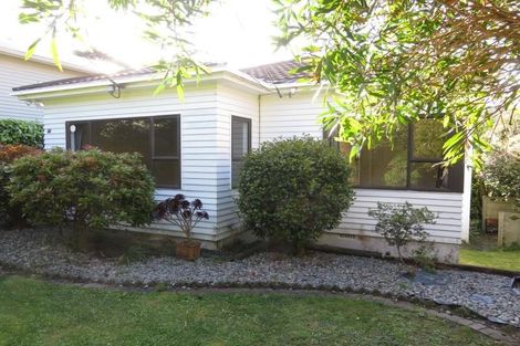 Photo of property in 15 Ranui Crescent, Khandallah, Wellington, 6035