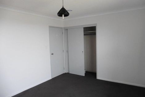 Photo of property in 37 Kirrie Avenue, Te Atatu South, Auckland, 0610