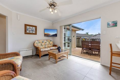 Photo of property in 88 Buscomb Avenue, Henderson, Auckland, 0610