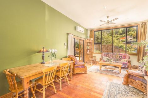 Photo of property in 13 Hawkhurst Road, Lyttelton, 8082