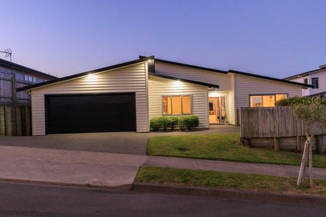 Photo of property in 9 Foxham Terrace, Churton Park, Wellington, 6037