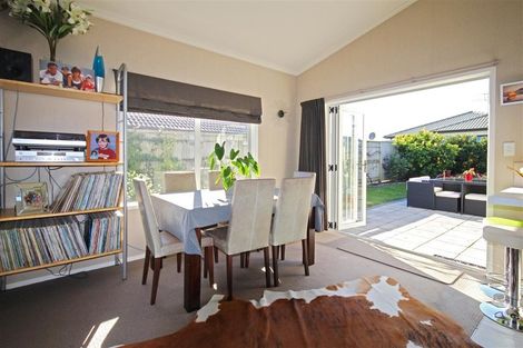 Photo of property in 31 Gibson Place, Papamoa Beach, Papamoa, 3118