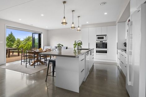 Photo of property in 67 Ruapehu Drive, Fitzherbert, Palmerston North, 4410
