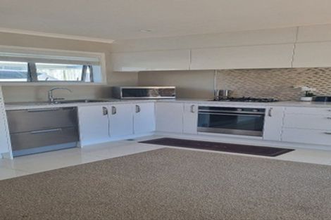 Photo of property in 113d4 Moorefield Road, Johnsonville, Wellington, 6037