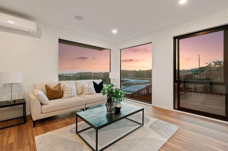 Photo of property in 82b Kittiwake Drive, Schnapper Rock, Auckland, 0632