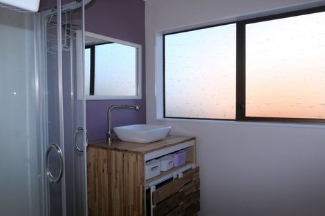 Photo of property in 8 Olive Terrace, Paraparaumu Beach, Paraparaumu, 5032