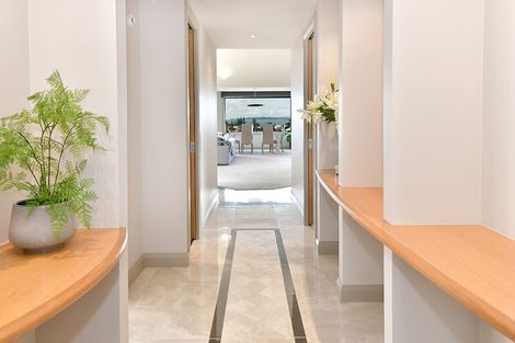 Photo of property in 37 Grovenor Drive, Orewa, 0931