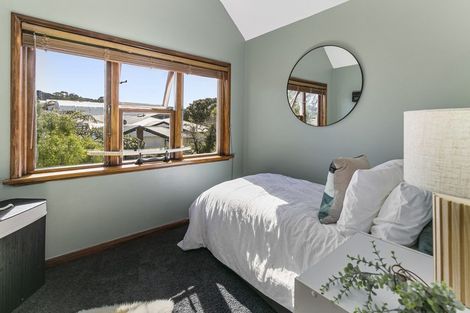 Photo of property in 130 Karori Road, Karori, Wellington, 6012
