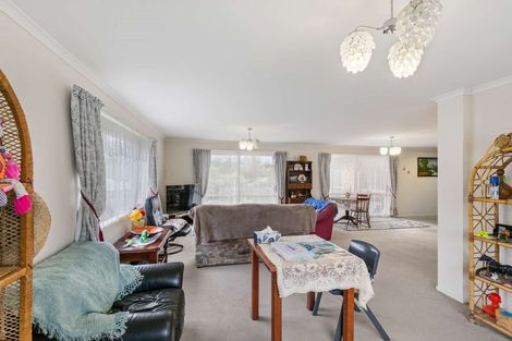 Photo of property in 37 Cabeleigh Drive, Helensville, 0800