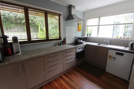 Photo of property in 15a Governor Road, Northland, Wellington, 6012