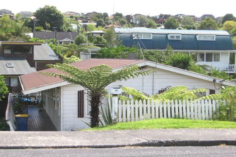 Photo of property in 2/67 Saddleback Rise, Murrays Bay, Auckland, 0630