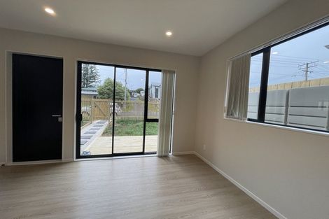 Photo of property in 30a Lowtherhurst Road, Massey, Auckland, 0614