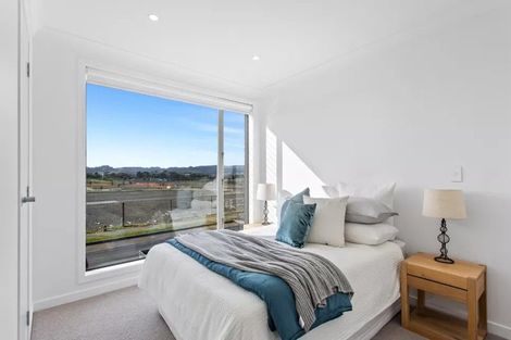 Photo of property in 10 Viridian Avenue, Rosehill, 2113
