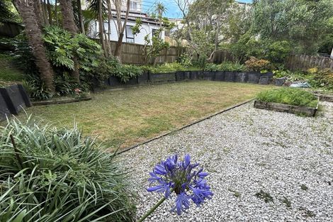 Photo of property in 15 Atlantis Place, Totara Vale, Auckland, 0629