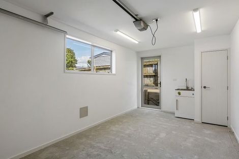 Photo of property in 47b Lynwood Road, New Lynn, Auckland, 0600