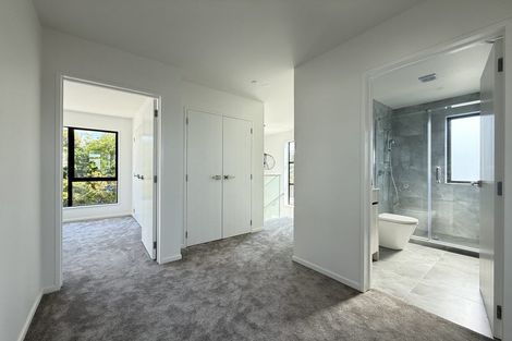 Photo of property in 33 Garadice Road, Rothesay Bay, Auckland, 0630