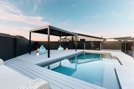 Photo of property in 15 Mike Smith Drive, Cambridge, 3434