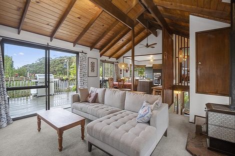 Photo of property in 9 Woodlands Avenue, Snells Beach, 0920