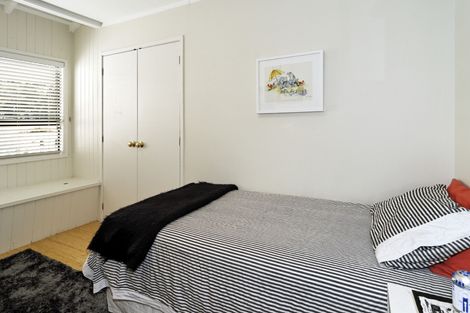 Photo of property in 111 Daffodil Street, Titirangi, Auckland, 0604