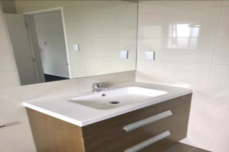 Photo of property in 3205a Great North Road, New Lynn, Auckland, 0600