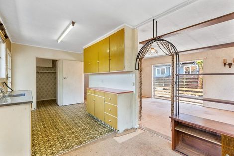 Photo of property in 17 Carlton Terrace, Westown, New Plymouth, 4310
