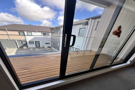 Photo of property in 35d Cedar Heights Avenue, Massey, Auckland, 0614