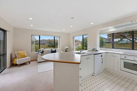Photo of property in 76 Burswood Drive, Burswood, Auckland, 2013