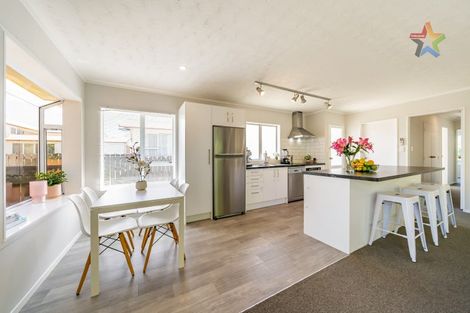 Photo of property in 3 Kaitangata Crescent, Kelson, Lower Hutt, 5010