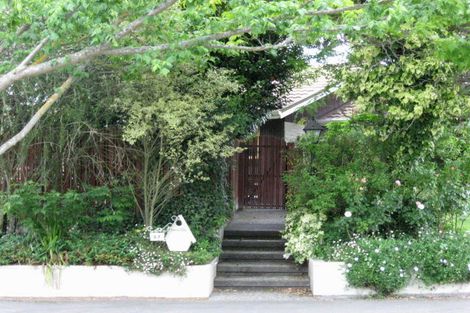 Photo of property in 27 Highland Place, Avonhead, Christchurch, 8042