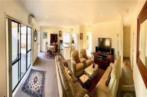 Photo of property in 15 Nier Place, East Tamaki Heights, Auckland, 2016