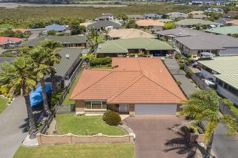 Photo of property in 15 Kath Hopper Drive, Orewa, 0931