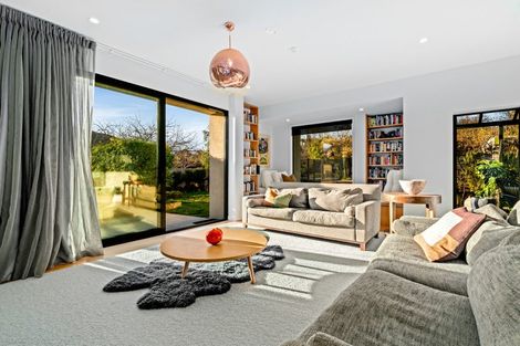 Photo of property in 8b Minaret Ridge, Wanaka, 9305