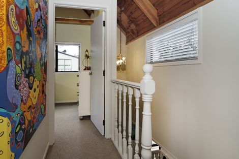 Photo of property in 111 Daffodil Street, Titirangi, Auckland, 0604