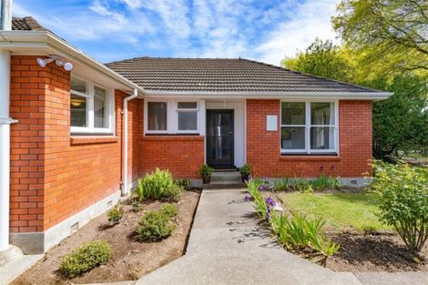 Photo of property in 33 Guildford Street, Burnside, Christchurch, 8053