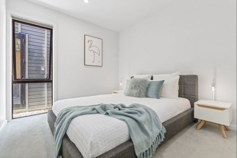 Photo of property in 2 Kotuku Lane, Jacks Point, Queenstown, 9371