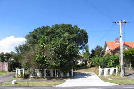 Photo of property in 108 Hutchinson Avenue, New Lynn, Auckland, 0600
