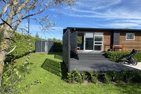 Photo of property in 16 Burgundy Drive, Martinborough, 5711