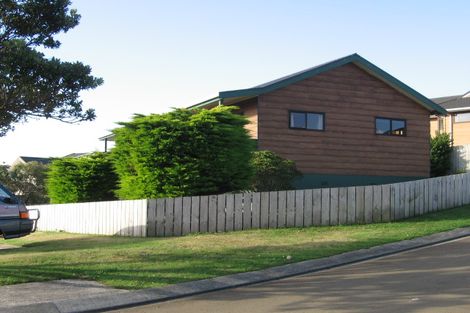 Photo of property in 32 Pelorous Street, Paparangi, Wellington, 6037