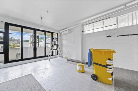 Photo of property in Endeavour Apartments, 18/125u Thorndon Quay, Pipitea, Wellington, 6011