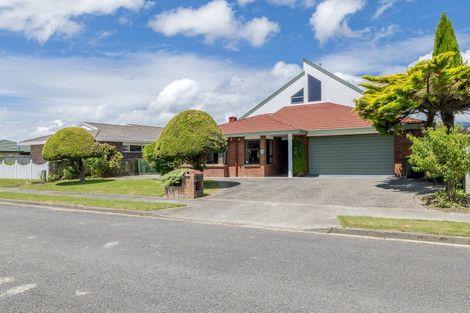Photo of property in 17 Easton Way, Levin, 5510